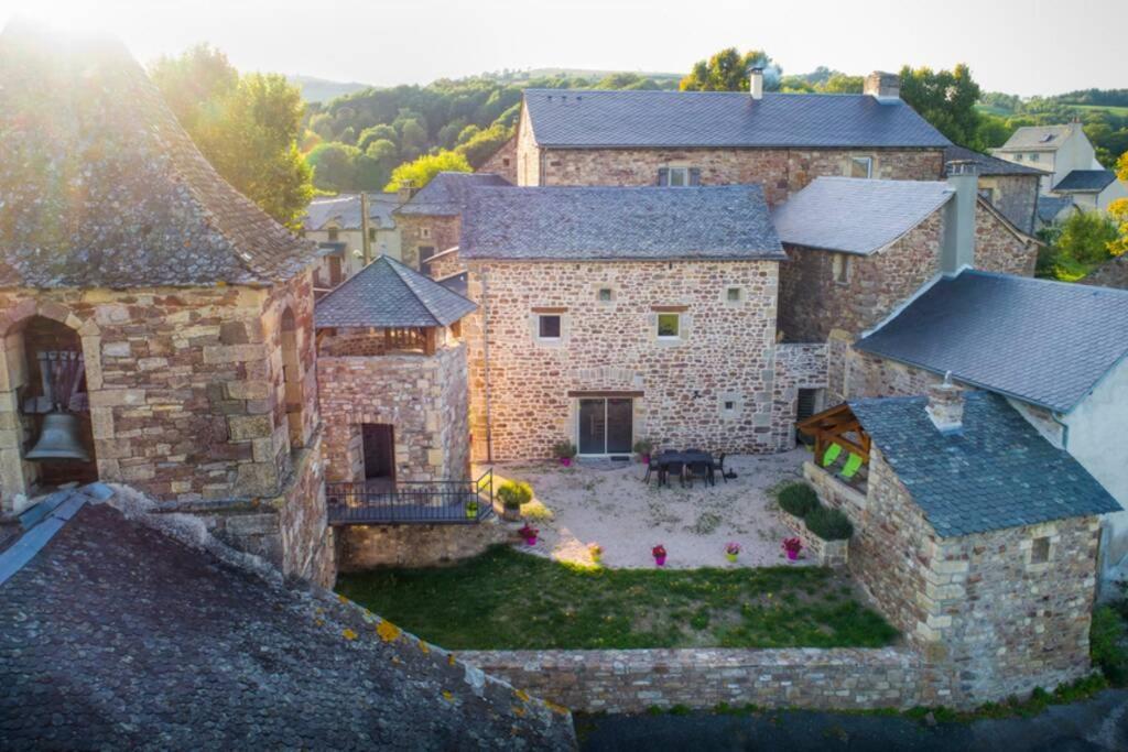Вилла La Tour D'Olympe Recoules-Previnquieres Экстерьер фото